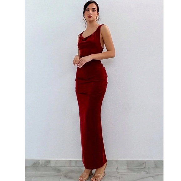 Velvet Bodycon Dress 🥂 - Picture 4 of 4